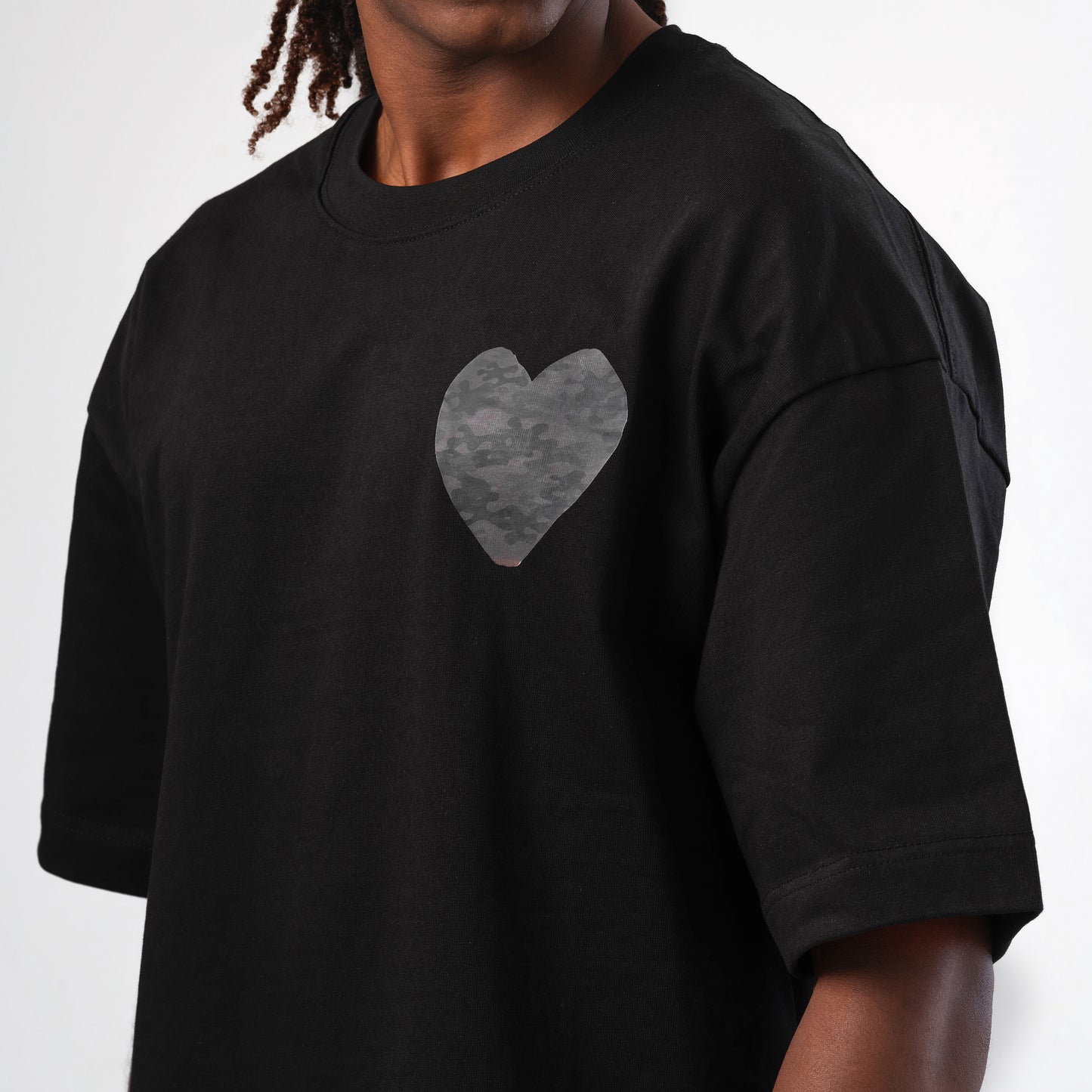 CAMO HEART Black T-Shirt